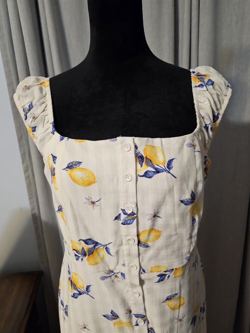 Women’s Cream Lemon Print Button-Front Dress